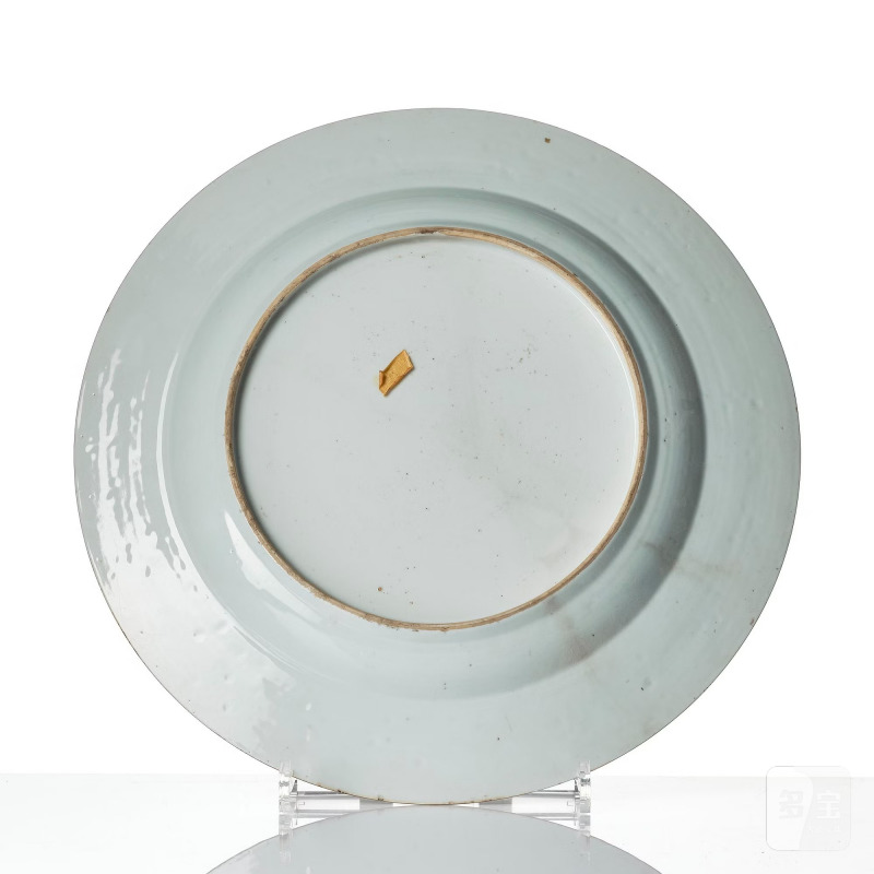 Two famille rose serving dishes and six dinner plates, - 图3